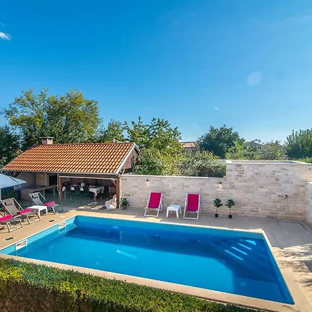 Vila Barbara By Kompas Marcana