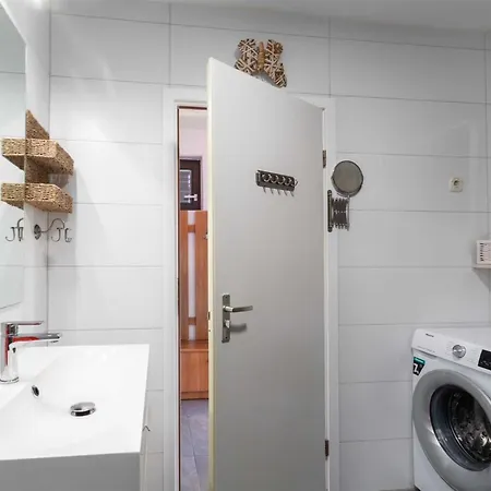 Vila Barbara By Kompas Marcana