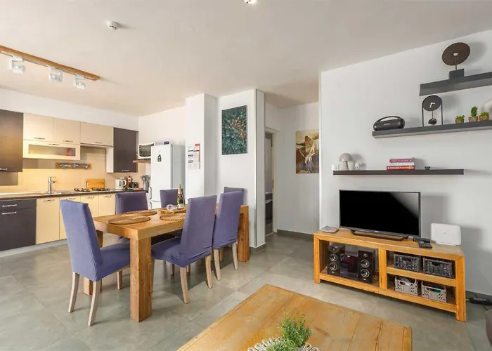 Barbara By Kompas * Marcana