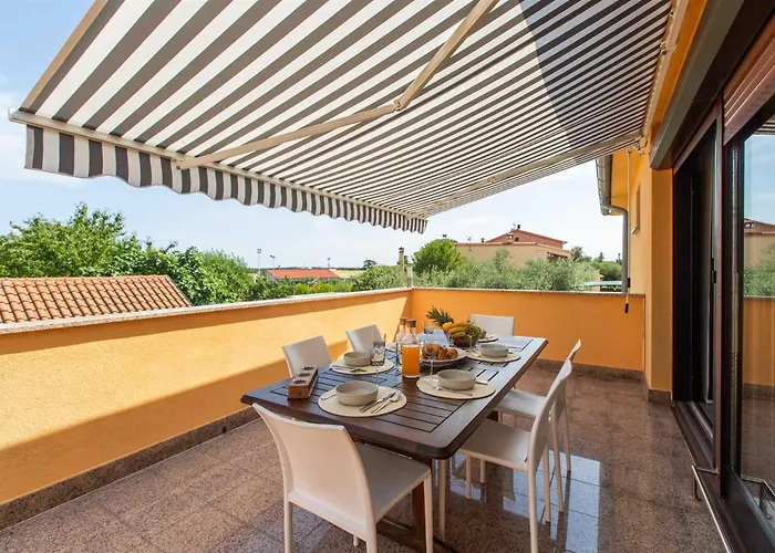 Vila Barbara By Kompas Marcana