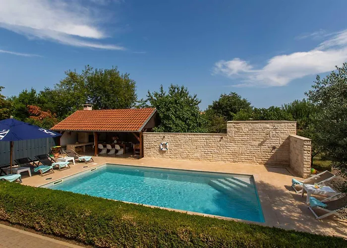 Vila Barbara By Kompas Marcana