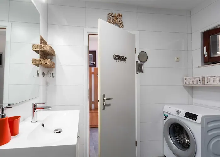 Vila Barbara By Kompas Marcana