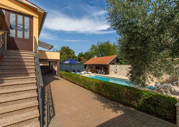 Barbara By Kompas Vila Marcana