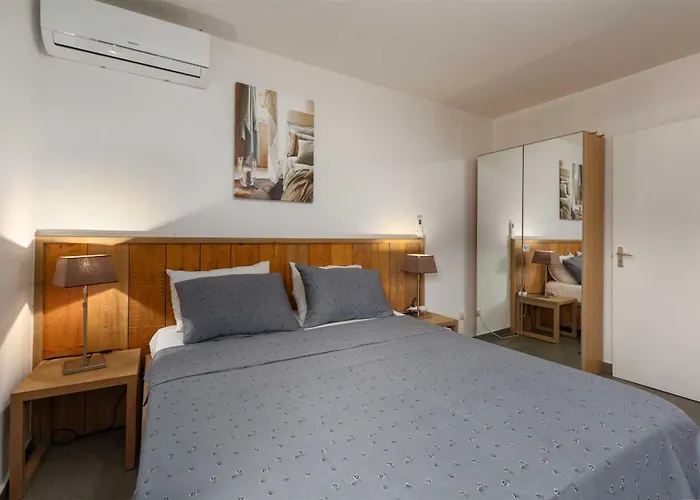 Barbara By Kompas * Marcana